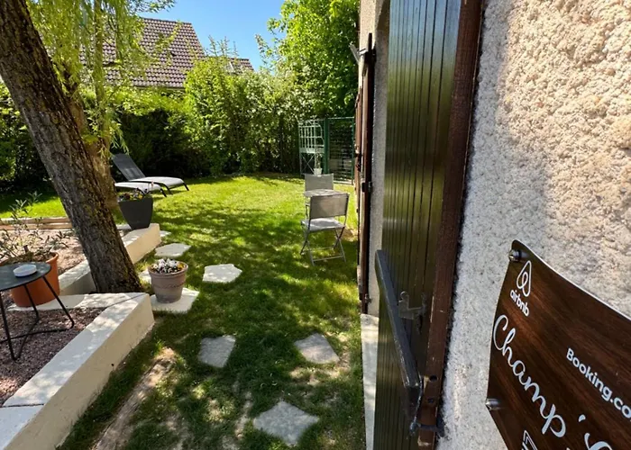 Champ Lez Affittacamere 3*